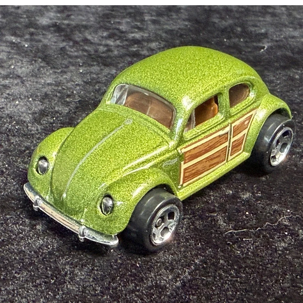 Hot Wheels-Lot of 4: Mazda Cosmo Sport, Lamborghini Urus, VW Beetle, Audi RS5